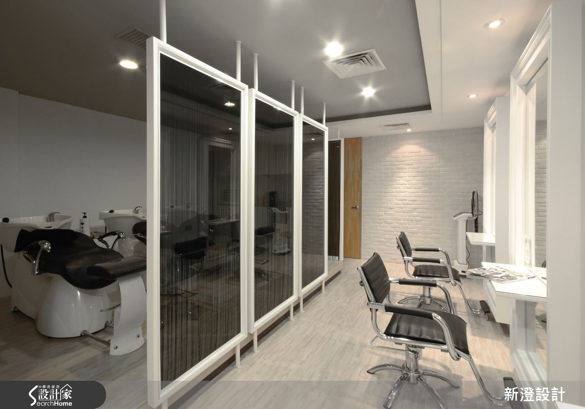 位於台中中區的老屋，在經由設計師重整後，加入內斂、